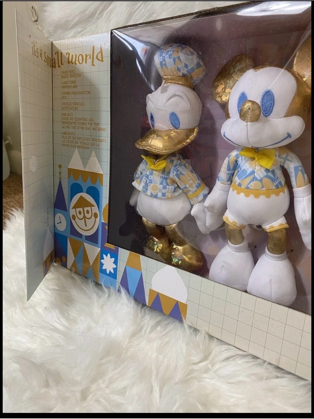 Walt Disney World 50th Anniversary “It’s A Small World” 10” Collectible Set. NIB